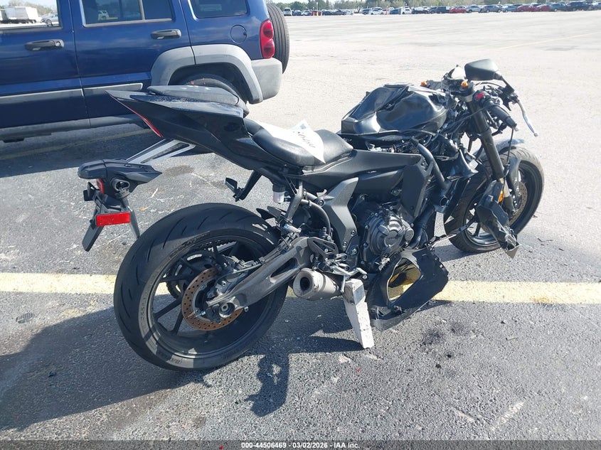 2025 Yamaha Yzf VIN JYARM38E0SA016589 IAAI salvage auction — ALL OVER, Salvage Title, sold $500 on 2026-07-22 (photo 4)