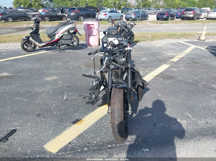 2025 Yamaha Yzf VIN JYARM38E0SA016589 IAAI salvage auction — ALL OVER, Salvage Title, sold $500 on 2026-07-22 (photo 5)