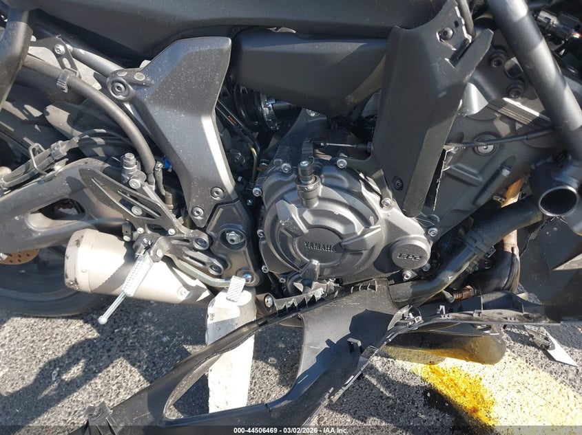 2025 Yamaha Yzf VIN JYARM38E0SA016589 IAAI salvage auction — ALL OVER, Salvage Title, sold $500 on 2026-07-22 (photo 8)