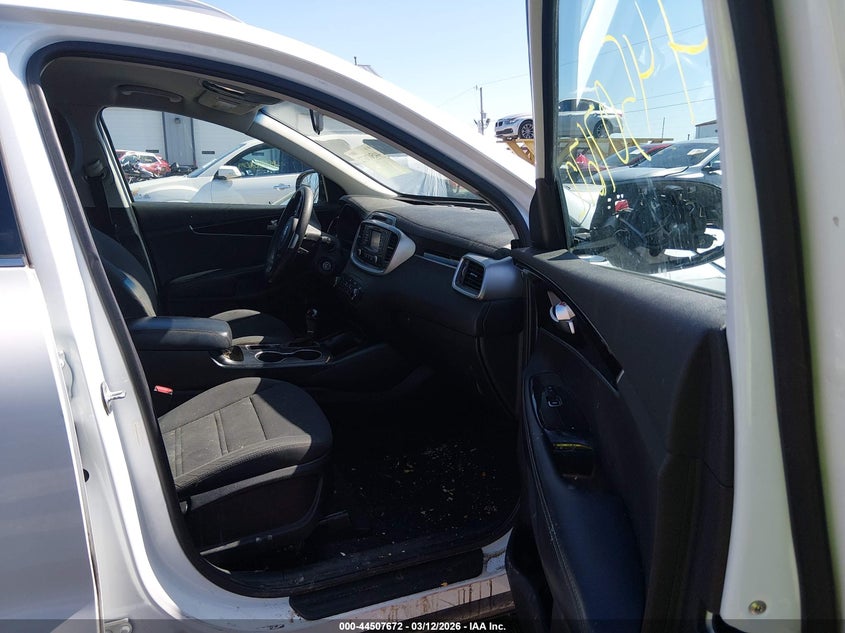2017 Kia Sorento VIN 5XYPGDA5XHG215676 IAAI salvage auction — RIGHT SIDE, Clear (Indiana), sold $1,700 on 2026-07-08 (photo 5)