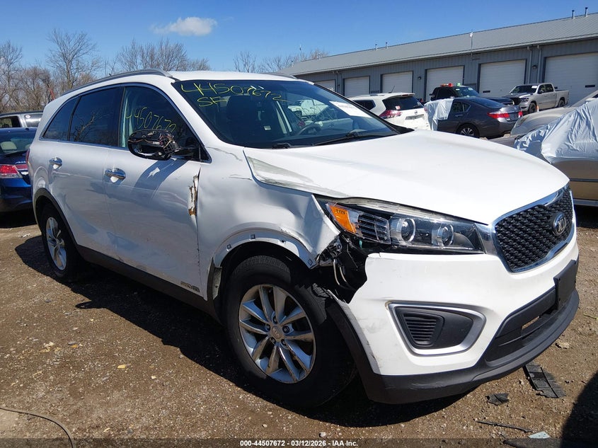 2017 Kia Sorento VIN 5XYPGDA5XHG215676 IAAI salvage auction — RIGHT SIDE, Clear (Indiana), sold $1,700 on 2026-07-08 (photo 6)