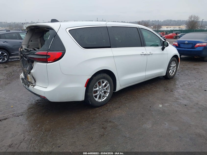 2023 Chrysler Pacifica VIN 2C4RC1BG0PR628977 IAAI salvage auction — REAR END, Salvage Title, sold $8,100 on 2026-07-09 (photo 4)