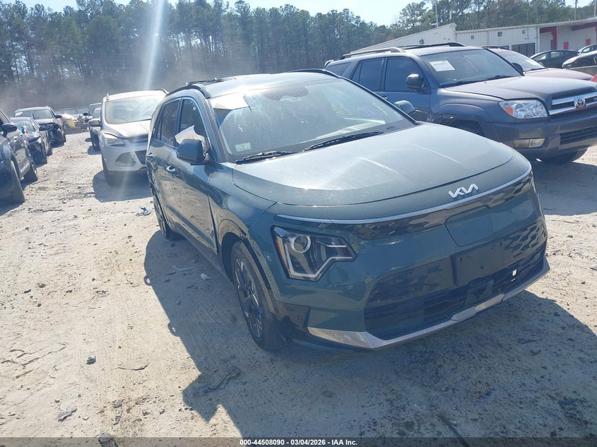 2024 Kia Niro VIN KNDCR3L13R5106645 IAAI salvage auction — FRONT & REAR, Salvage Title, sold $5,500 on 2026-07-07 (photo 1)