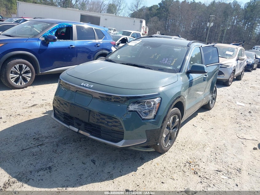 2024 Kia Niro VIN KNDCR3L13R5106645 IAAI salvage auction — FRONT & REAR, Salvage Title, sold $5,500 on 2026-07-07 (photo 2)