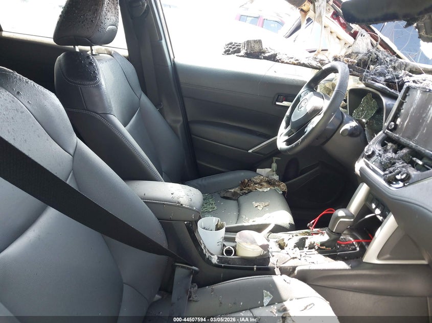 2022 Toyota Corolla cross VIN 7MUDAABG2NV035163 IAAI salvage auction — ENGINE BURN, Salvage (Georgia), sold $2,400 on 2026-07-14 (photo 5)