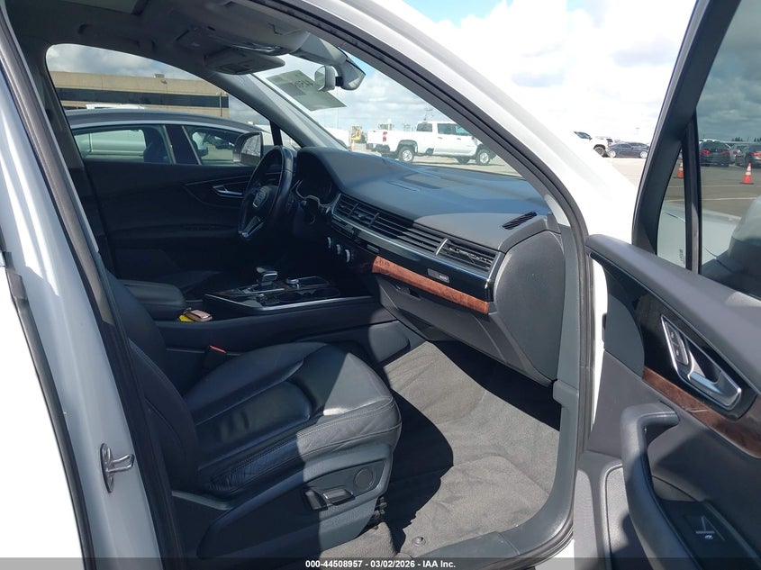 2017 Audi Q7 VIN WA1AAAF76HD005245 IAAI salvage auction — REPOSSESSION, Clear - Dealer Only (California), sold $4,800 on 2026-07-09 (photo 5)