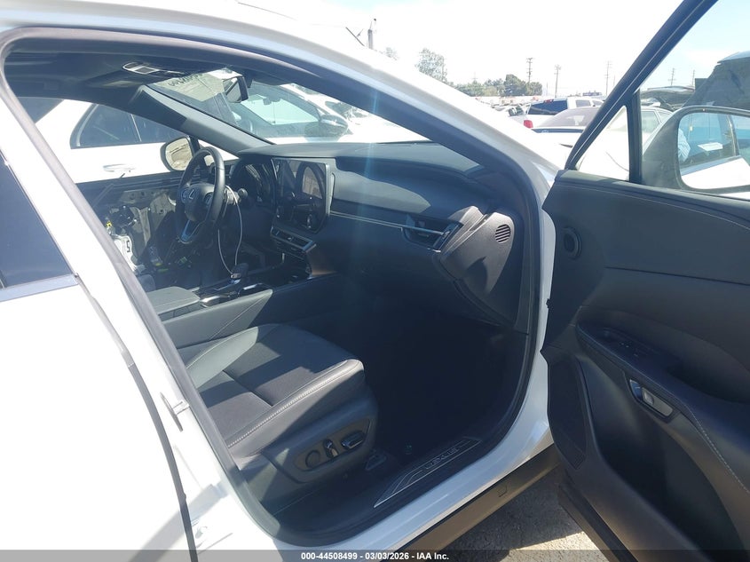 2024 Lexus RX 350 VIN JTJCHMAA4R2013305 IAAI salvage auction — Stripped, Clear (California), sold $32,500 on 2026-04-15 (photo 5)