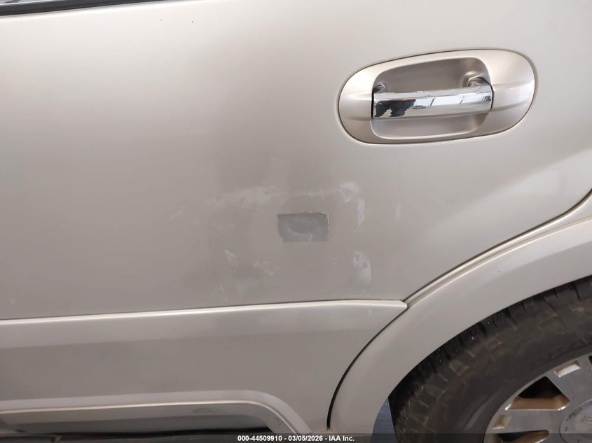 2004 Lincoln Navigator VIN 5LMFU28RX4LJ41670 IAAI salvage auction — LEFT FRONT, Salvage (Colorado), sold $200 on 2026-07-22 (photo 6)