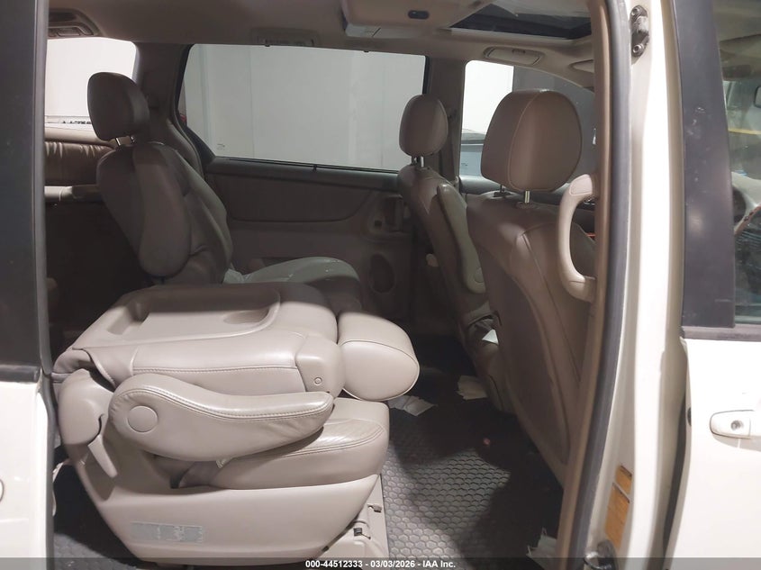 2007 Toyota Sienna VIN 5TDBK22C87S001426 IAAI salvage auction — LEFT REAR, Salvage (North Carolina), sold $1,150 on 2026-07-16 (photo 8)