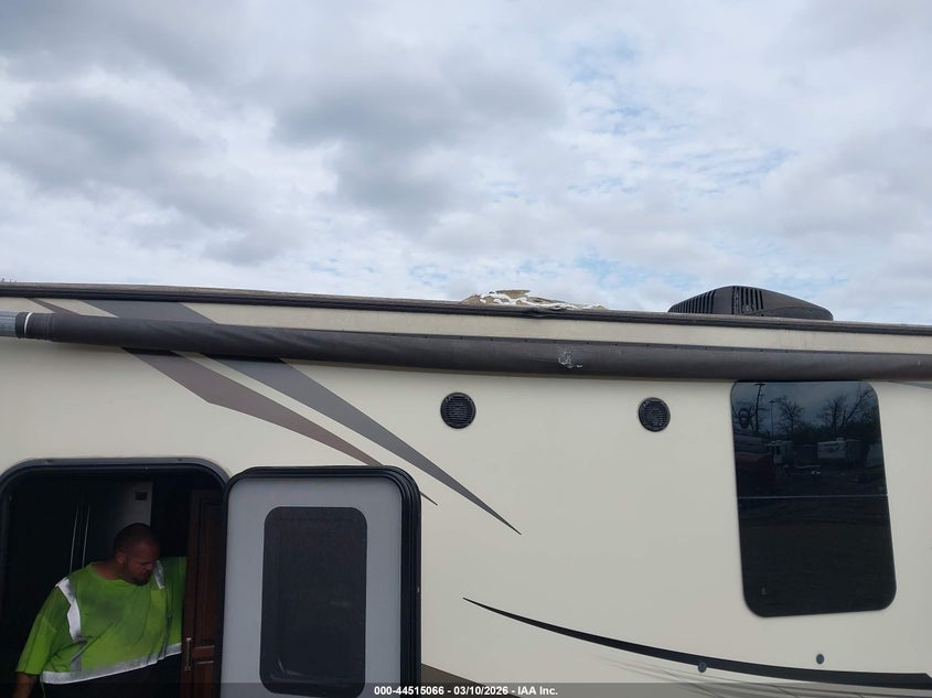 2019 Keystone Alpine VIN 4YDF36524KE780330 IAAI salvage auction — ROOF, Salvage (Tennessee), sold $8,500 on 2026-07-07 (photo 6)