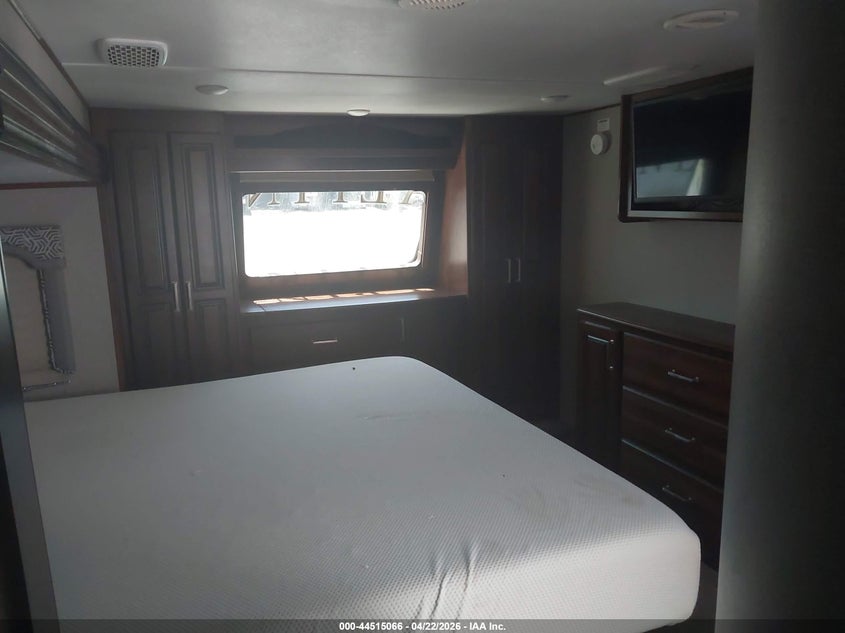 2019 Keystone Alpine VIN 4YDF36524KE780330 IAAI salvage auction — ROOF, Salvage (Tennessee), sold $8,500 on 2026-07-07 (photo 5)