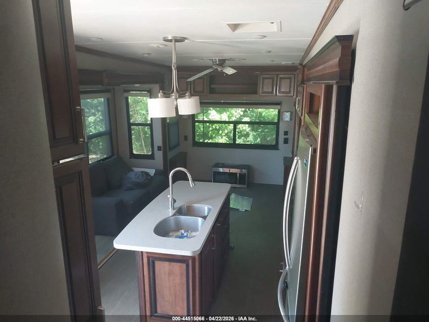 2019 Keystone Alpine VIN 4YDF36524KE780330 IAAI salvage auction — ROOF, Salvage (Tennessee), sold $8,500 on 2026-07-07 (photo 8)