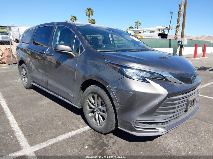2021 Toyota Sienna VIN 5TDKRKEC1MS042709 IAAI salvage auction — LEFT SIDE, Salvage Title, sold $12,000 on 2026-07-24 (photo 1)