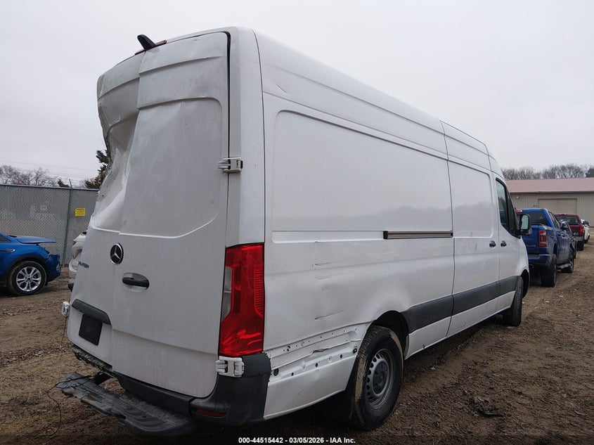 2022 Mercedes-benz Sprinter VIN W1Y40CHY2NT112300 IAAI salvage auction — ALL OVER, Salvage Title, sold $4,650 on 2026-07-22 (photo 4)