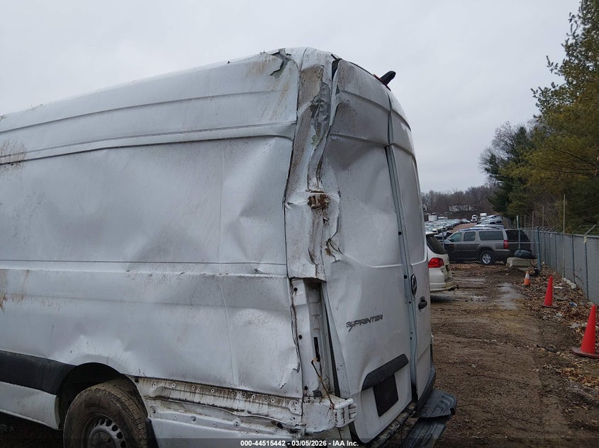 2022 Mercedes-benz Sprinter VIN W1Y40CHY2NT112300 IAAI salvage auction — ALL OVER, Salvage Title, sold $4,650 on 2026-07-22 (photo 6)