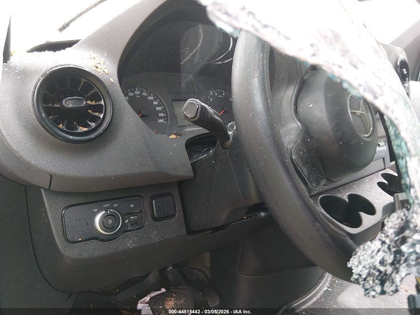 2022 Mercedes-benz Sprinter VIN W1Y40CHY2NT112300 IAAI salvage auction — ALL OVER, Salvage Title, sold $4,650 on 2026-07-22 (photo 7)