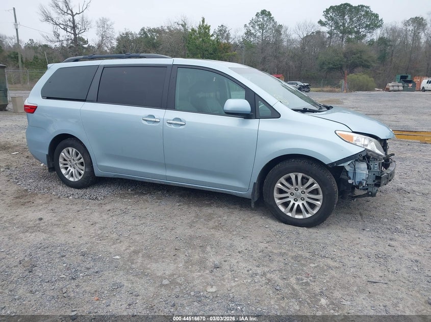 2017 Toyota Sienna VIN 5TDYZ3DC7HS874756 IAAI salvage auction — FRONT END, Salvage (South Carolina), sold $9,700 on 2026-07-31 (photo 1)