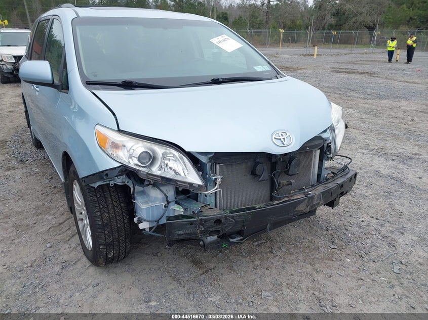 2017 Toyota Sienna VIN 5TDYZ3DC7HS874756 IAAI salvage auction — FRONT END, Salvage (South Carolina), sold $9,700 on 2026-07-31 (photo 6)
