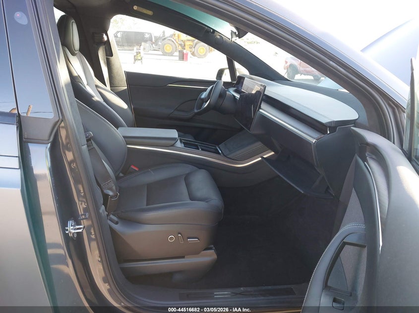 2024 Tesla Model x VIN 7SAXCDE56RF439125 IAAI salvage auction — REAR END, Salvage (California), sold $27,000 on 2026-07-24 (photo 5)