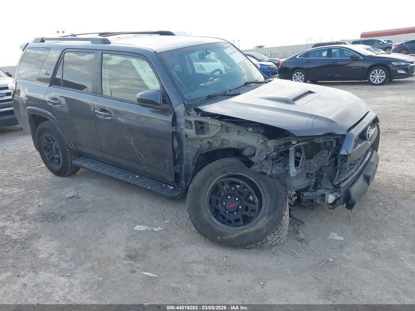 2019 Toyota 4runner VIN JTEBU5JR8K5687060 IAAI salvage auction — RIGHT FRONT, Original (Texas), sold $8,650 on 2026-07-20 (photo 1)