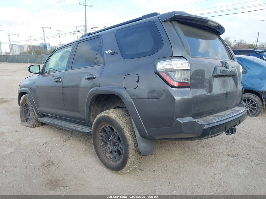 2019 Toyota 4runner VIN JTEBU5JR8K5687060 IAAI salvage auction — RIGHT FRONT, Original (Texas), sold $8,650 on 2026-07-20 (photo 3)