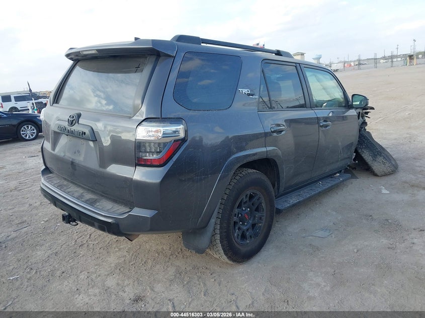 2019 Toyota 4runner VIN JTEBU5JR8K5687060 IAAI salvage auction — RIGHT FRONT, Original (Texas), sold $8,650 on 2026-07-20 (photo 4)