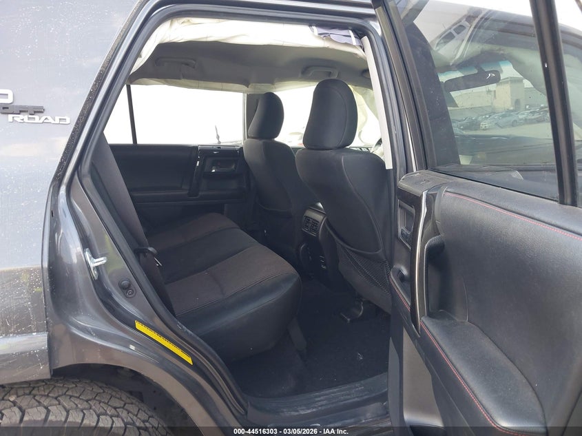 2019 Toyota 4runner VIN JTEBU5JR8K5687060 IAAI salvage auction — RIGHT FRONT, Original (Texas), sold $8,650 on 2026-07-20 (photo 8)