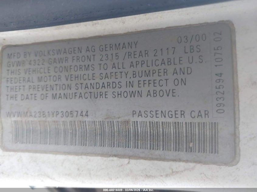 2000 Volkswagen Passat VIN WVWMA23B1YP305744 IAAI salvage auction — FRONT & REAR, Clear (Utah), sold $275 on 2026-07-16 (photo 9)