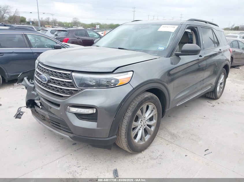 2020 Ford Explorer VIN 1FMSK7DH9LGB51714 IAAI salvage auction — RIGHT FRONT, Salvage Title, sold $5,850 on 2026-08-03 (photo 2)