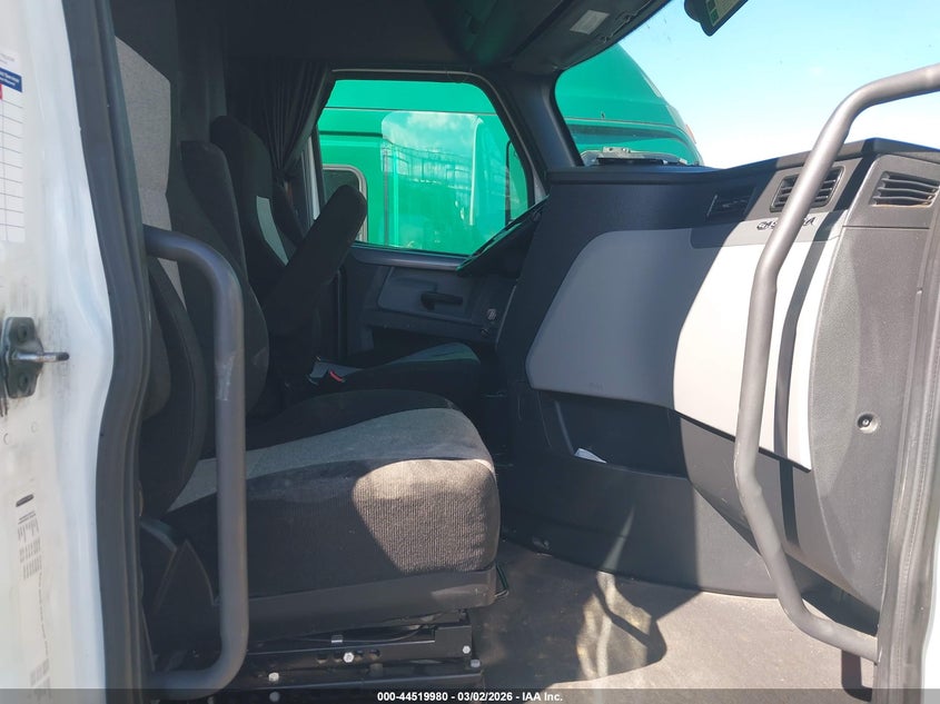 2020 Freightliner New cascadia 126 VIN 3AKJHHDR1LSKC0540 IAAI salvage auction — UNKNOWN, Clear-Dealer Only (Indiana), sold $9,900 on 2026-07-22 (photo 7)