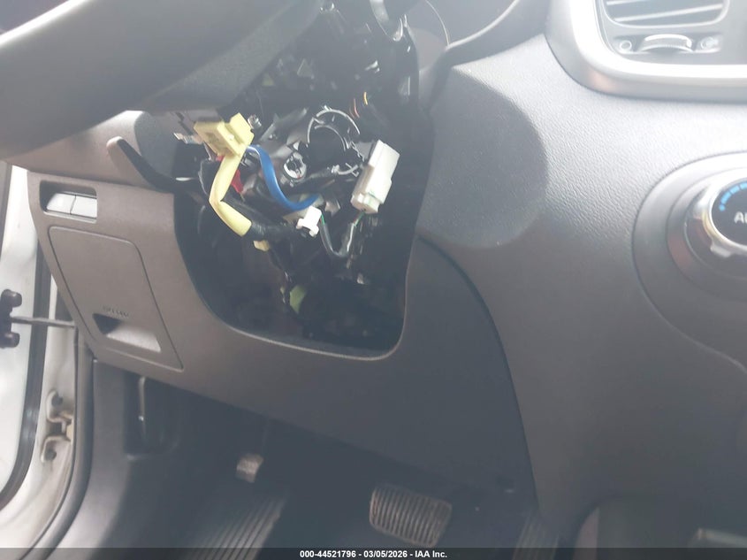 2017 Kia Sorento VIN 5XYPGDA56HG203766 IAAI salvage auction — THEFT, Salvage Title, sold $2,000 on 2026-07-15 (photo 6)