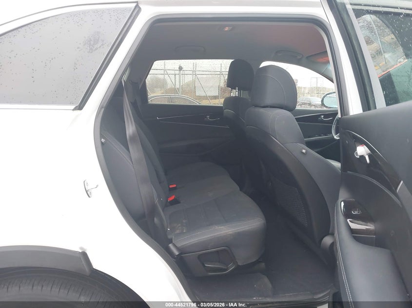 2017 Kia Sorento VIN 5XYPGDA56HG203766 IAAI salvage auction — THEFT, Salvage Title, sold $2,000 on 2026-07-15 (photo 8)