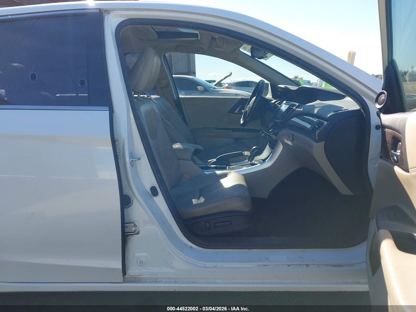 2017 Honda Accord VIN JHMCR6F59HC015002 IAAI salvage auction — FRONT END, Salvage Title, sold $2,300 on 2026-07-14 (photo 5)