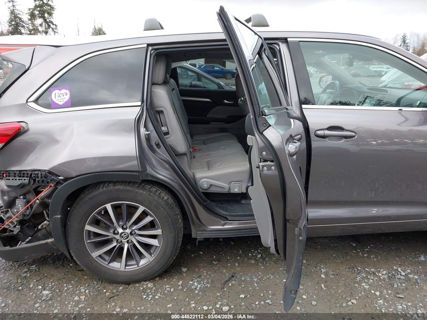 2018 Toyota Highlander VIN 5TDJZRFH1JS534568 IAAI salvage auction — FRONT & REAR, Salvage Title, sold $2,700 on 2026-07-08 (photo 8)