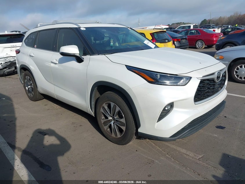 2022 Toyota Highlander VIN 5TDGZRAH0NS135383 IAAI salvage auction — LEFT REAR, Salvage (North Carolina), sold $17,050 on 2026-07-08 (photo 1)