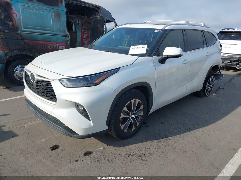 2022 Toyota Highlander VIN 5TDGZRAH0NS135383 IAAI salvage auction — LEFT REAR, Salvage (North Carolina), sold $17,050 on 2026-07-08 (photo 2)