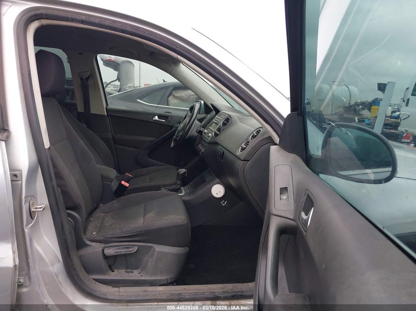 2014 Volkswagen Tiguan VIN WVGAV3AX2EW579009 IAAI salvage auction — FRONT & REAR, Salvage (Texas), sold $275 on 2026-07-16 (photo 5)