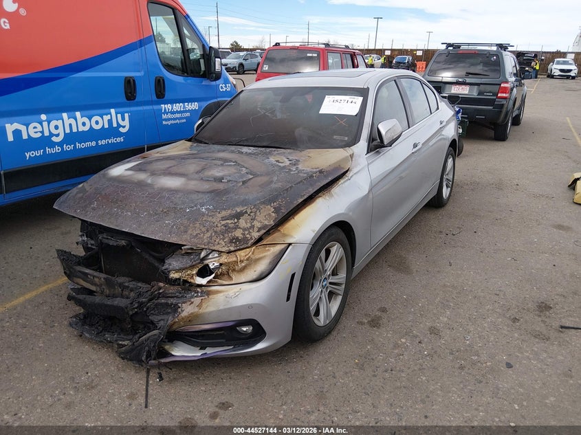 2017 BMW 3er VIN WBA8D9C31HA005745 IAAI salvage auction — ENGINE BURN, Salvage Title, sold $300 on 2026-08-04 (photo 2)