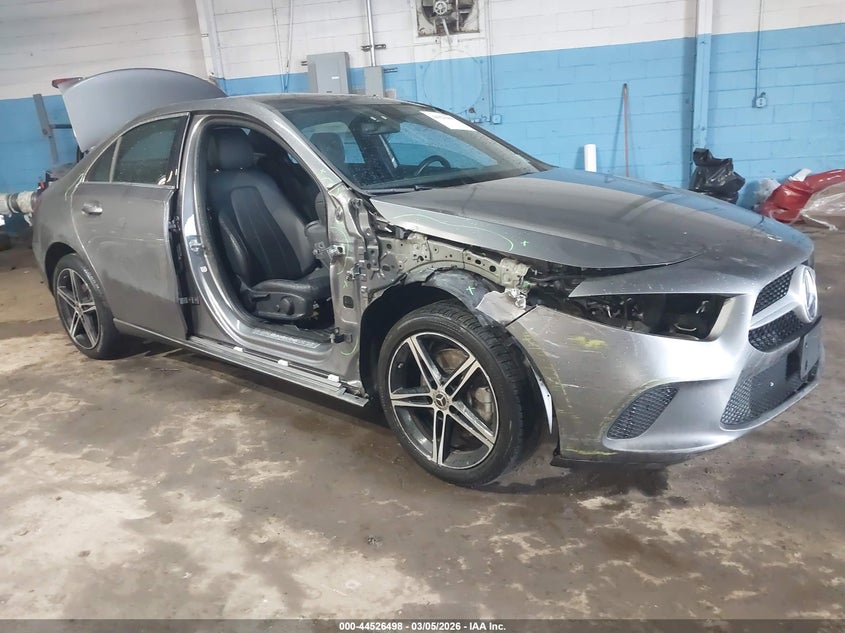 2022 Mercedes-benz A-klasse VIN W1K3G4FBXNJ367729 — IAAI salvage auction photo