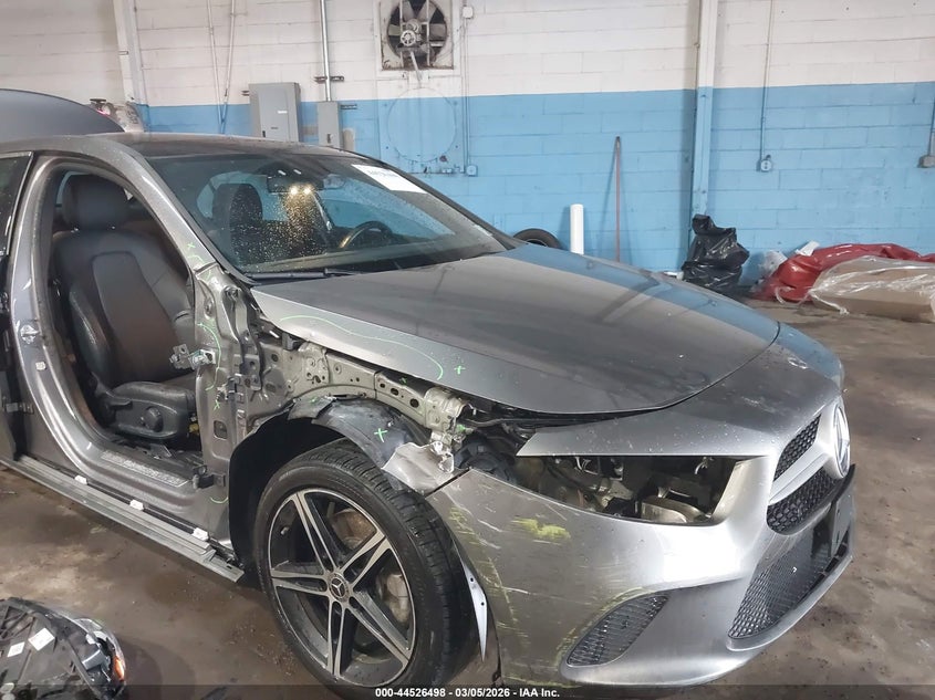 2022 Mercedes-benz A-klasse VIN W1K3G4FBXNJ367729 IAAI salvage auction — FRONT END, Salvage Title, sold $7,950 on 2026-08-17 (photo 6)