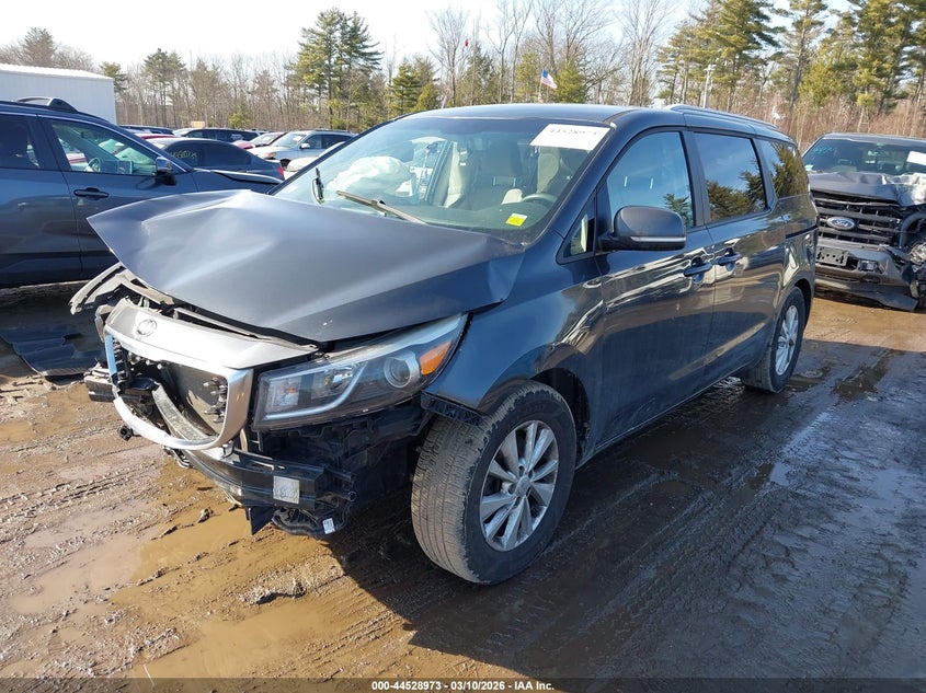 2016 Kia SEDONA VIN KNDMB5C18G6085089 IAAI salvage auction — RIGHT FRONT, Salvage Title, sold $875 on 2026-07-17 (photo 2)