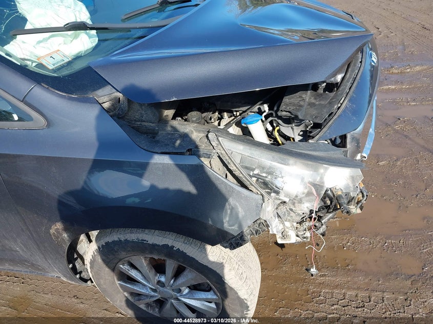 2016 Kia SEDONA VIN KNDMB5C18G6085089 IAAI salvage auction — RIGHT FRONT, Salvage Title, sold $875 on 2026-07-17 (photo 6)