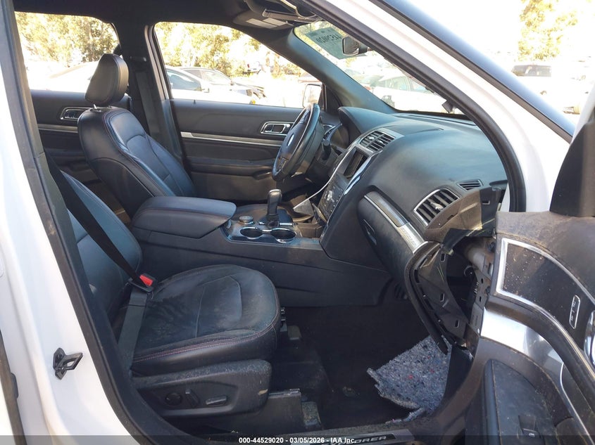 2019 Ford Explorer VIN 1FM5K8GT0KGB40392 IAAI salvage auction — THEFT, Salvage Title, sold $4,350 on 2026-07-29 (photo 5)