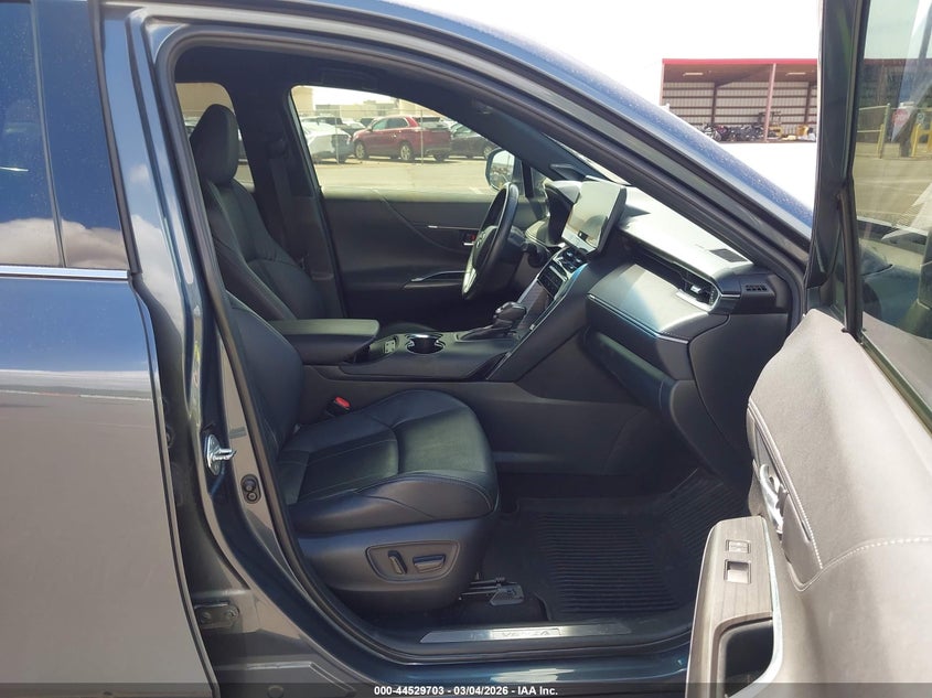 2022 Toyota Venza VIN JTEAAAAH3NJ096229 IAAI salvage auction — FRONT END, Salvage (Hawaii), sold $4,925 on 2026-07-21 (photo 5)