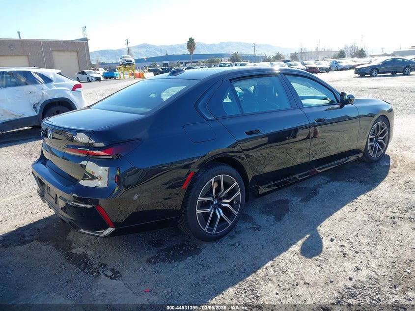 2025 BMW 7er VIN WBA23EH0XSCV64593 IAAI salvage auction — LEFT FRONT, Salvage (California), sold $46,150 on 2026-07-06 (photo 4)