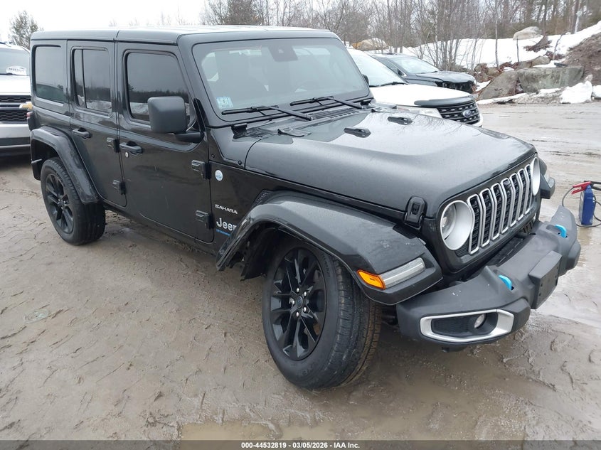 2024 Jeep Grand wagoneer VIN 1C4RJXP6XRW172683 — IAAI salvage auction photo