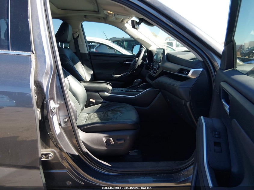 2020 Toyota Highlander VIN 5TDGZRBHXLS522745 IAAI salvage auction — LEFT REAR, Salvage (Colorado), sold $12,400 on 2026-07-21 (photo 5)