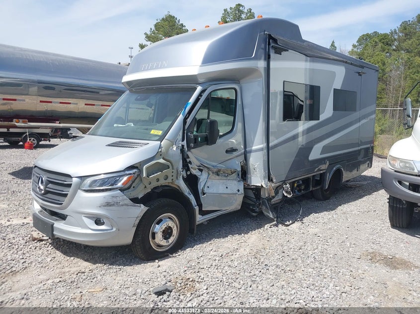 2024 Mercedes-benz Sprinter VIN W1X8N33Y6RN297539 IAAI salvage auction — LEFT SIDE, Salvage (Alabama), sold $32,550 on 2026-07-15 (photo 2)