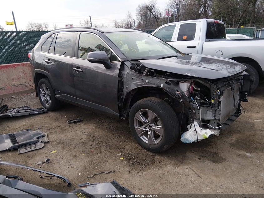 2024 Toyota Rav 4 VIN JTMRWRFV1RJ059580 IAAI salvage auction — FRONT END, Salvage Title, sold $11,300 on 2026-07-30 (photo 1)