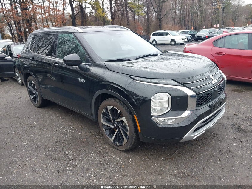2025 Mitsubishi Outlander VIN JA4T5WA98SZ049499 — IAAI salvage auction photo